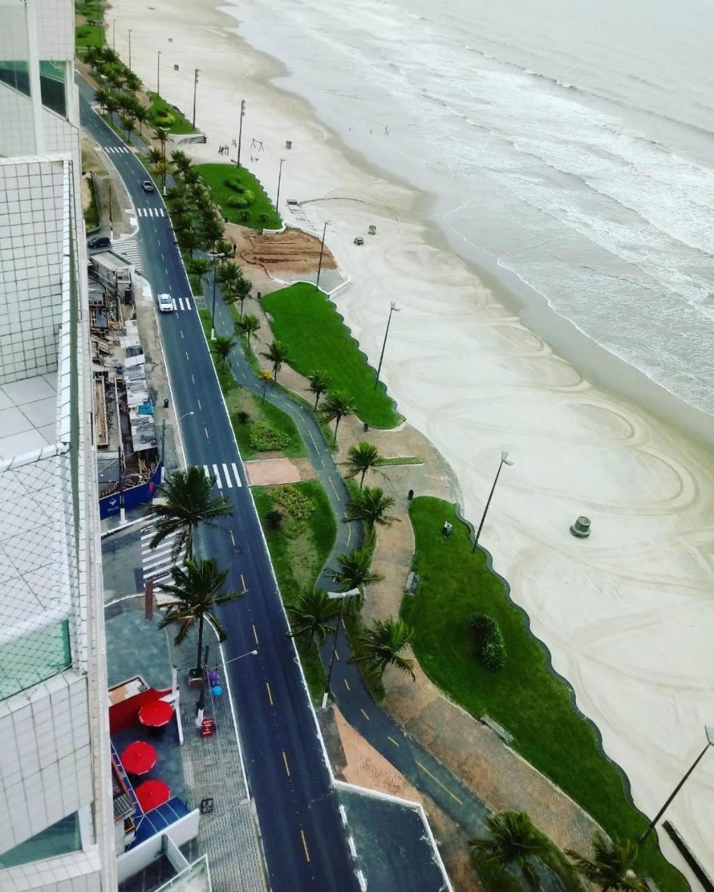 Belo apartamento com vistas para o mar - Pé na areia - Churrasqueira na varanda Praia Grande  Exterior foto